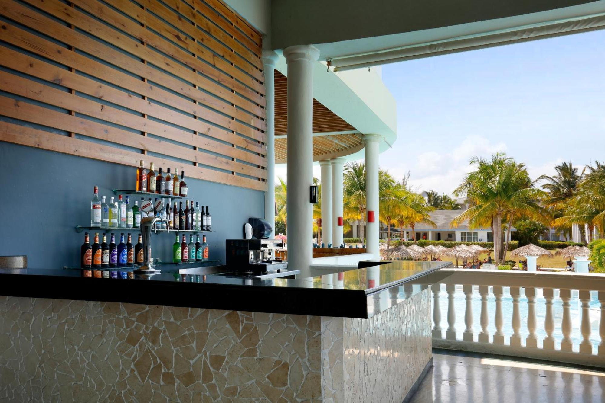 The Signature Level At Grand Palladium Lady Hamilton Resort & Spa Лусея Екстериор снимка
