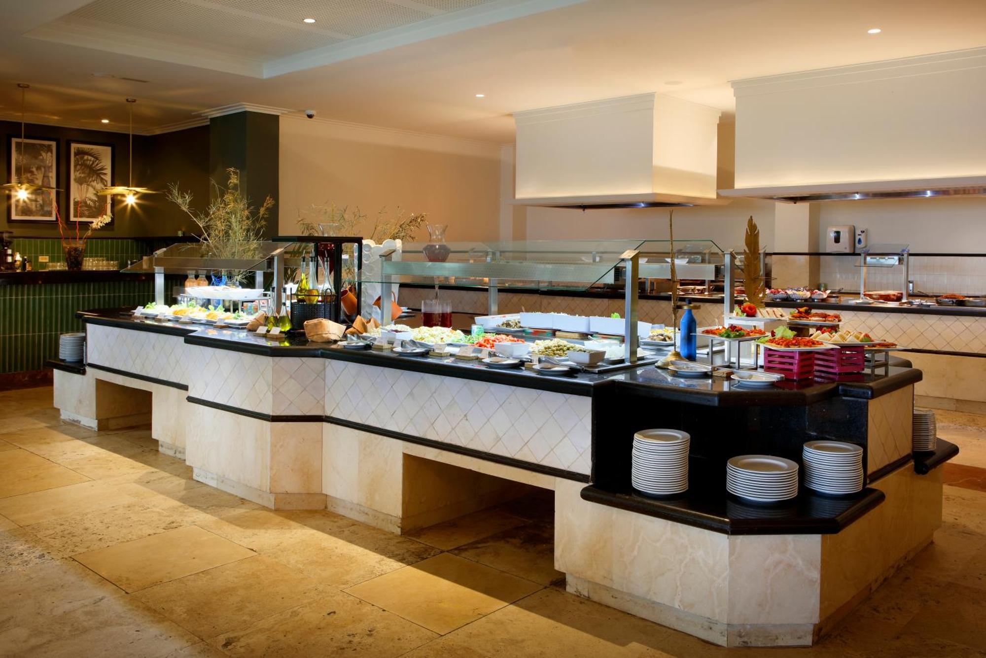 The Signature Level At Grand Palladium Lady Hamilton Resort & Spa Лусея Екстериор снимка