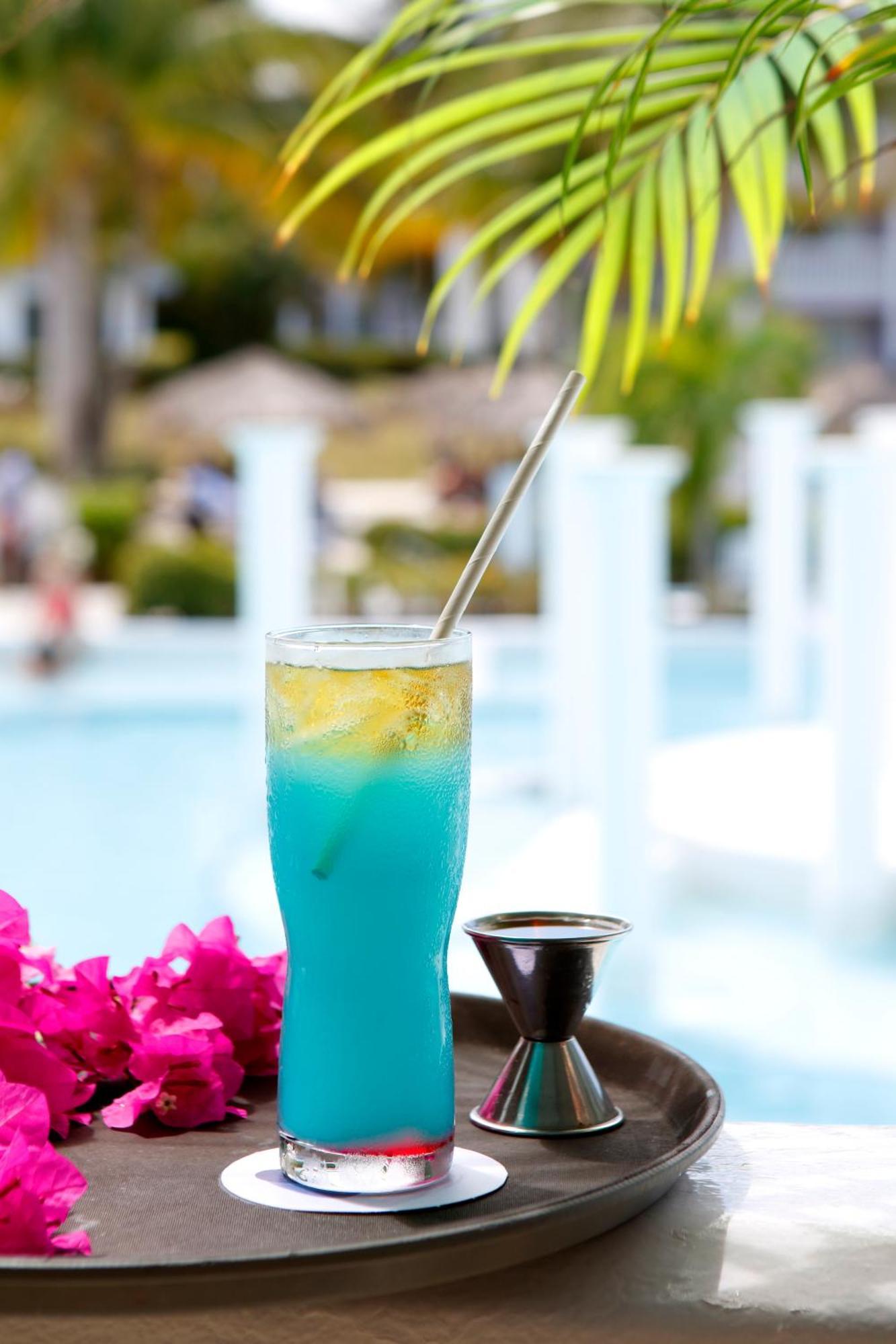 The Signature Level At Grand Palladium Lady Hamilton Resort & Spa Лусея Екстериор снимка