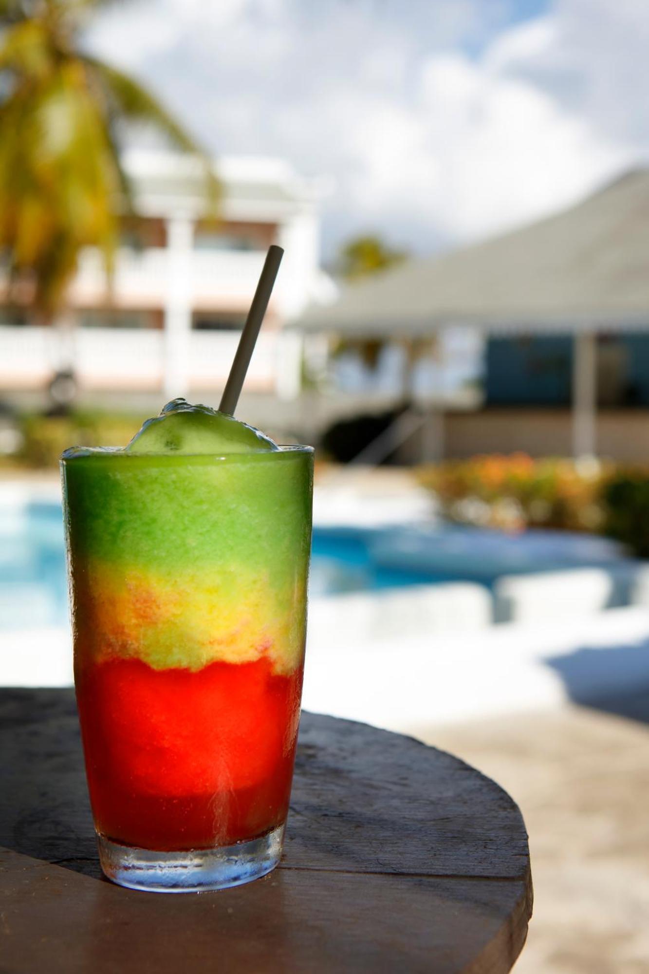 The Signature Level At Grand Palladium Lady Hamilton Resort & Spa Лусея Екстериор снимка
